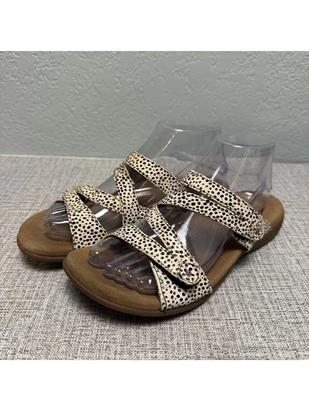 Taos Sandals Womens Sz 7 Leopard Print Leather Double U Flat Comfort Adjustable